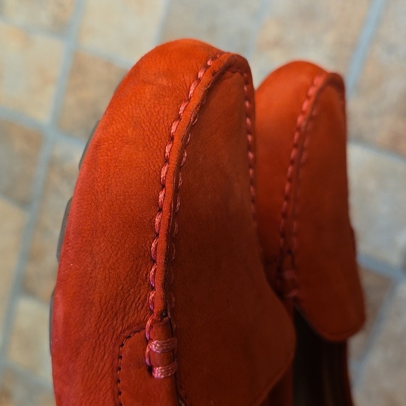 UGG | Coral Leather Loafers | Size 7​ - Picture 8 of 12